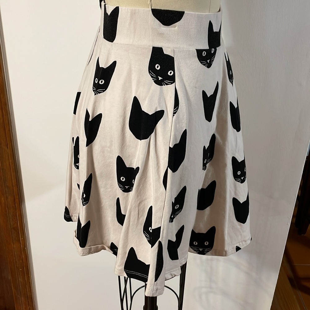 Mini skirt -CATS - Picture 2 of 2